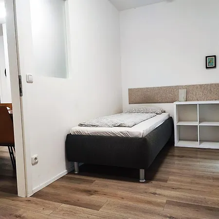 Apartments Von-Seeckt-Strasse 9